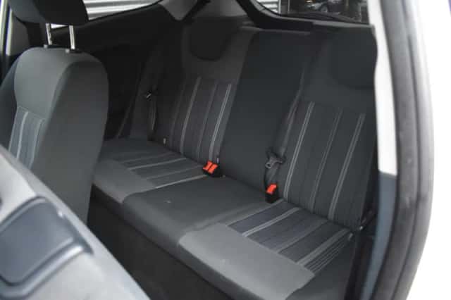 Ford Fiesta (2010) thumbnail 3