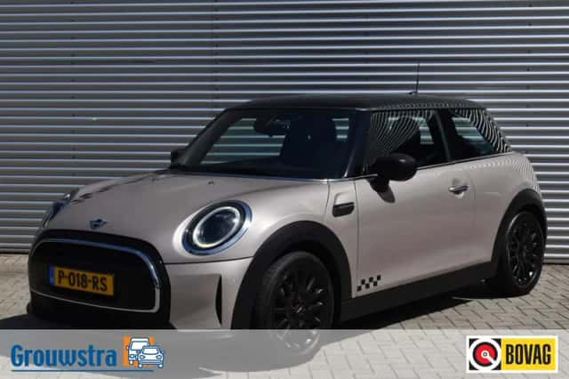 MINI Cooper (2022) thumbnail 1