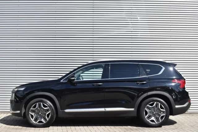 Hyundai Santa Fe (2023) thumbnail 2