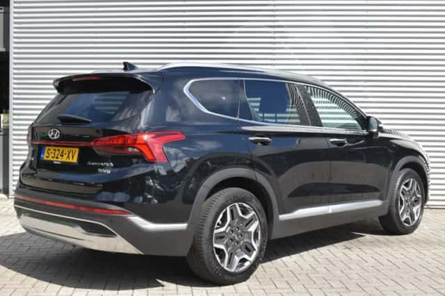 Hyundai Santa Fe (2023) thumbnail 5