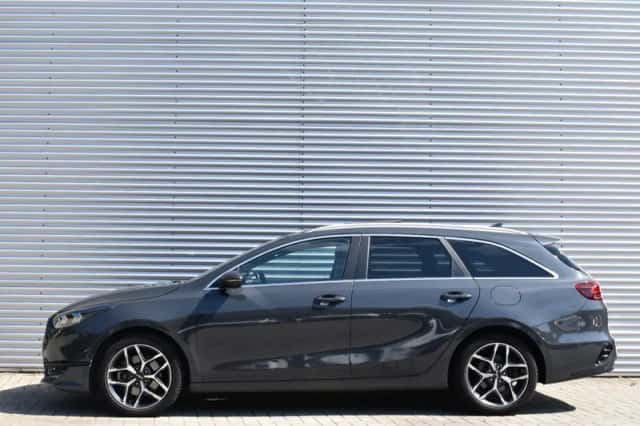 Kia Ceed (2024) thumbnail 2