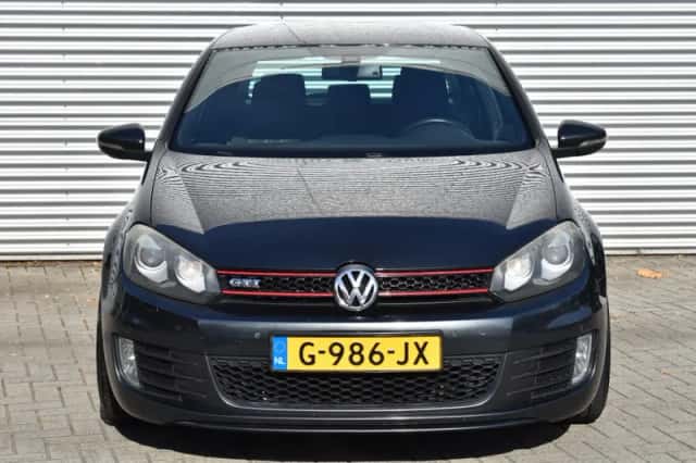 Volkswagen Golf (2009) thumbnail 3