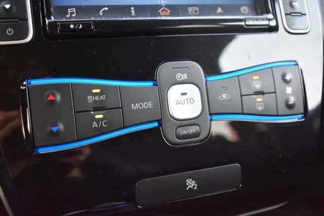 Nissan Leaf (2016) thumbnail 24