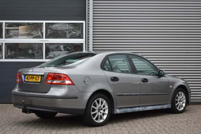Saab 9-3 (2004) thumbnail 3