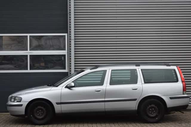Volvo V70 (2002) thumbnail 2