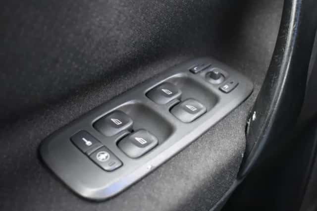 Volvo V70 (2002) thumbnail 11