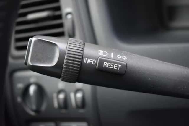 Volvo V70 (2002) thumbnail 13