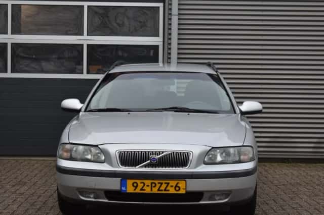 Volvo V70 (2002) thumbnail 4