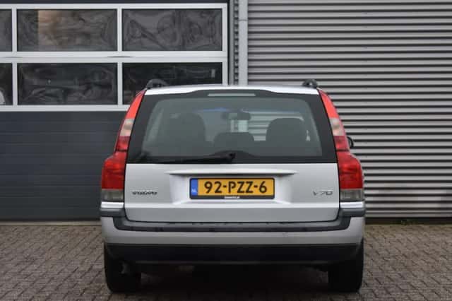 Volvo V70 (2002) thumbnail 6