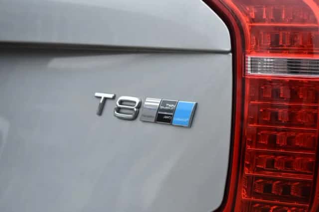 Volvo XC90 (2016) thumbnail 11