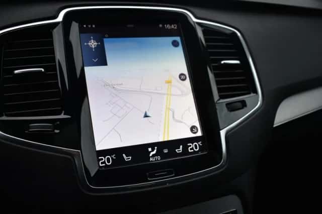 Volvo XC90 (2016) thumbnail 24