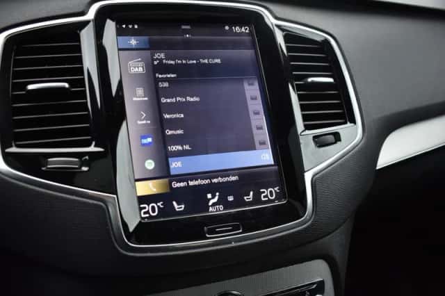 Volvo XC90 (2016) thumbnail 26