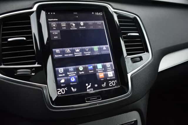 Volvo XC90 (2016) thumbnail 29