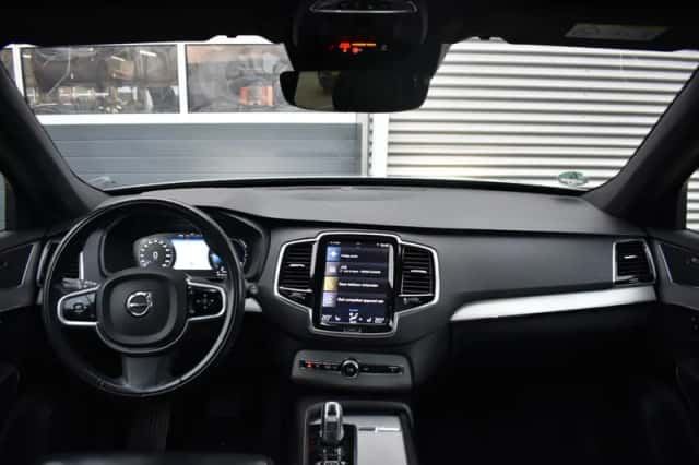 Volvo XC90 (2016) thumbnail 35