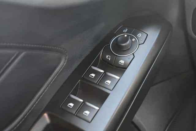 Ford Focus (2022) thumbnail 9