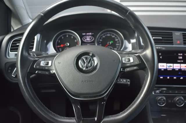 Volkswagen Golf (2018) thumbnail 21