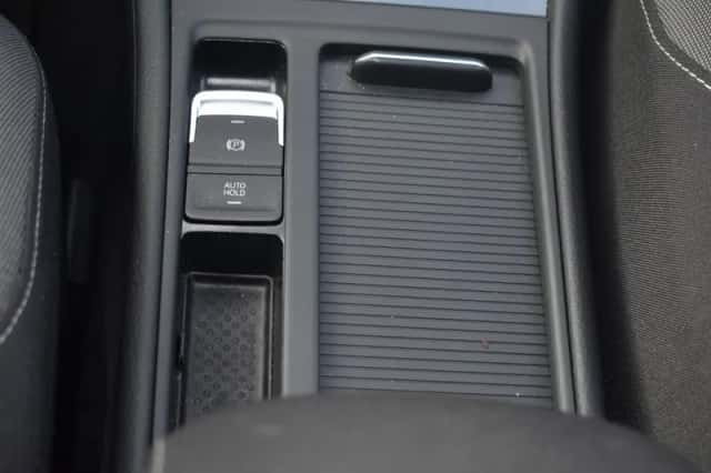 Volkswagen Golf (2018) thumbnail 30