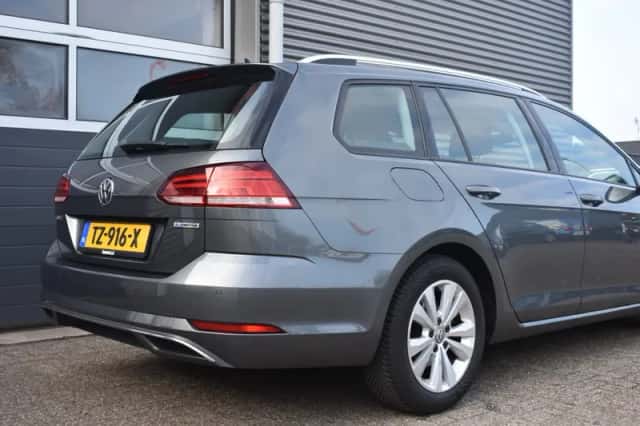 Volkswagen Golf (2018) thumbnail 5