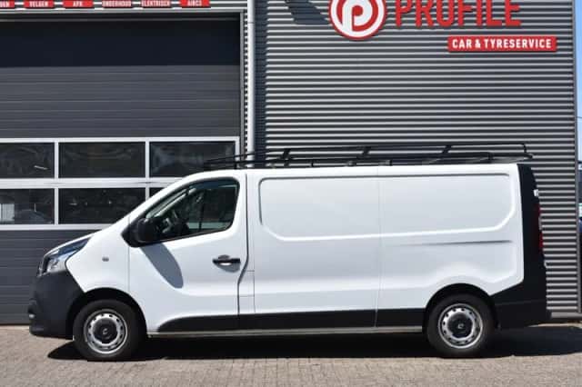 Renault Trafic (2015) thumbnail 2