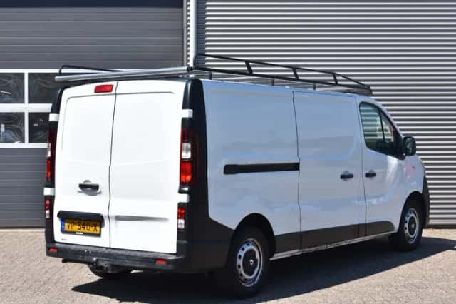 Renault Trafic (2015) thumbnail 3