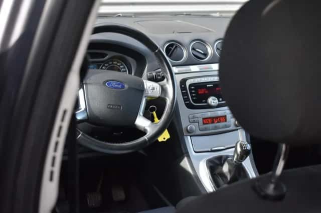 Ford S-Max (2008) thumbnail 17