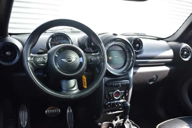 MINI Countryman (2016) thumbnail 22