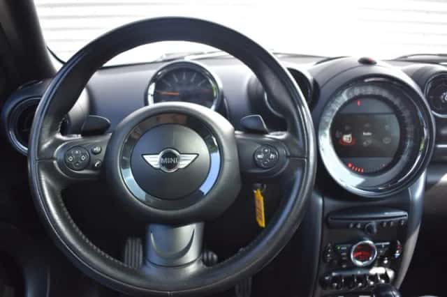 MINI Countryman (2016) thumbnail 23