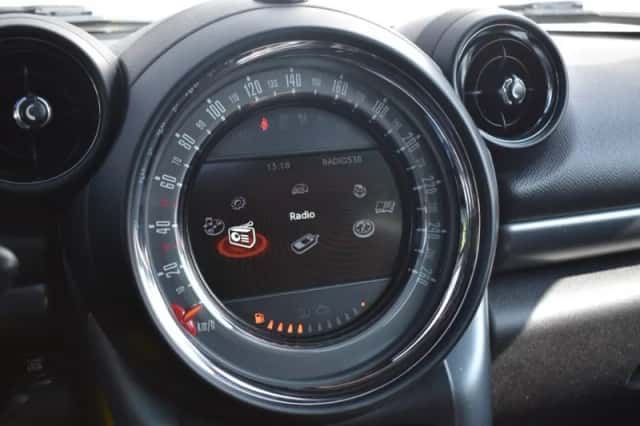 MINI Countryman (2016) thumbnail 32