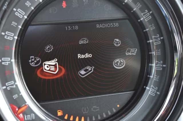MINI Countryman (2016) thumbnail 36