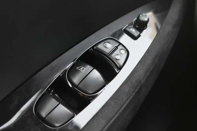 Nissan Leaf (2016) thumbnail 12