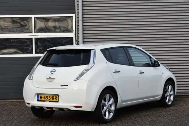 Nissan Leaf (2016) thumbnail 3