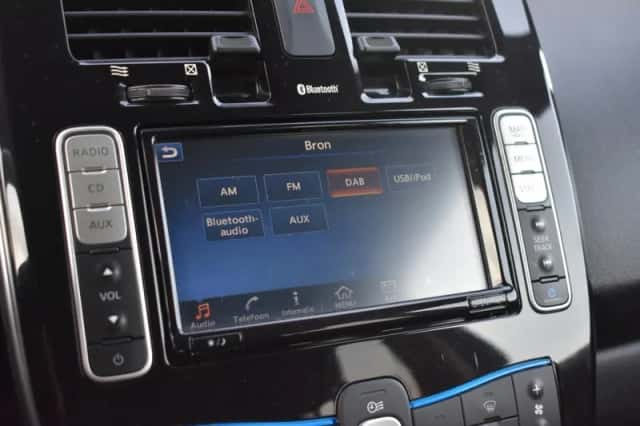 Nissan Leaf (2016) thumbnail 23