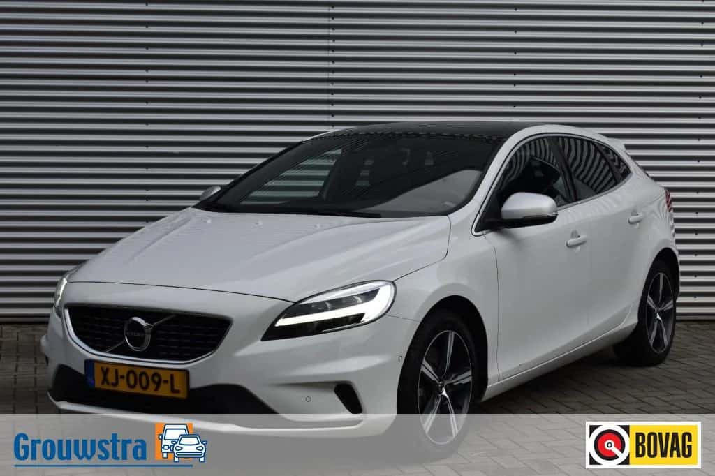 Volvo V40 (2019) — foto 1