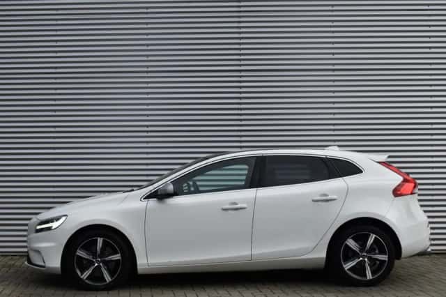 Volvo V40 (2019) thumbnail 2
