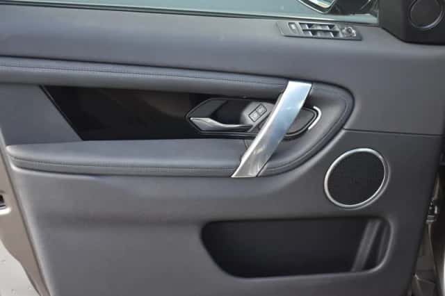 Land Rover Discovery Sport (2020) thumbnail 11