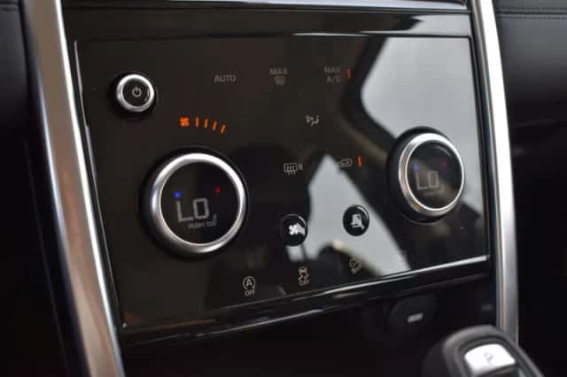 Land Rover Discovery Sport (2020) thumbnail 28