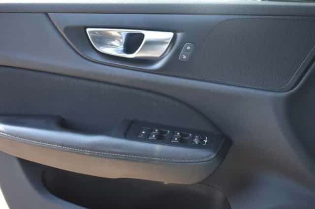 Volvo V60 (2021) thumbnail 14
