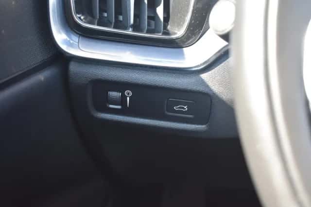 Volvo V60 (2021) thumbnail 16