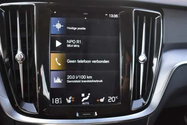 Volvo V60 (2021) thumbnail 24