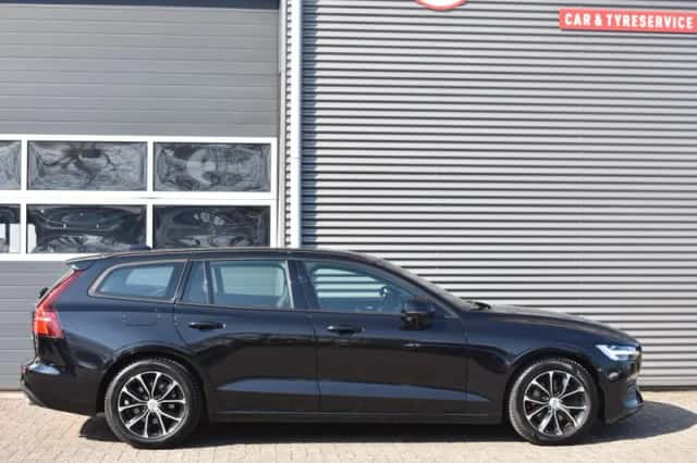 Volvo V60 (2021) thumbnail 5