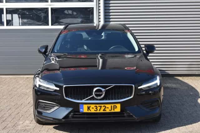 Volvo V60 (2021) thumbnail 6