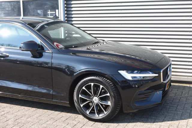Volvo V60 (2021) thumbnail 8
