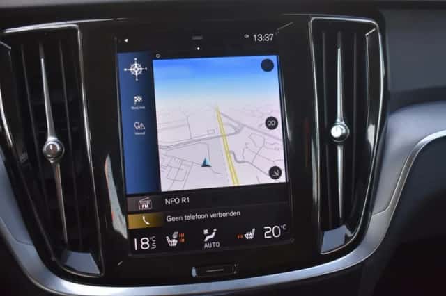 Volvo V60 (2021) thumbnail 10