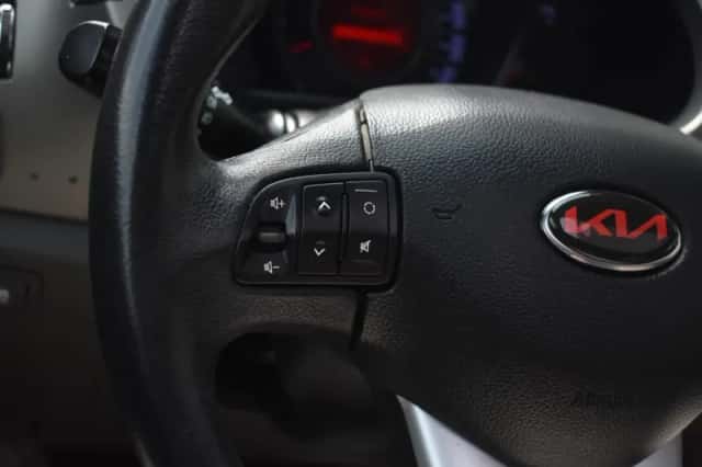 Kia Sportage (2012) thumbnail 19