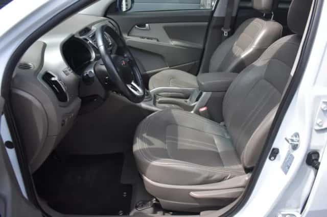 Kia Sportage (2012) thumbnail 4