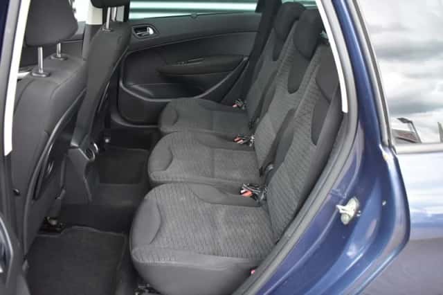 Peugeot 308 (2008) thumbnail 4