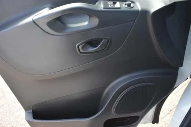 Renault Trafic (2021) thumbnail 13