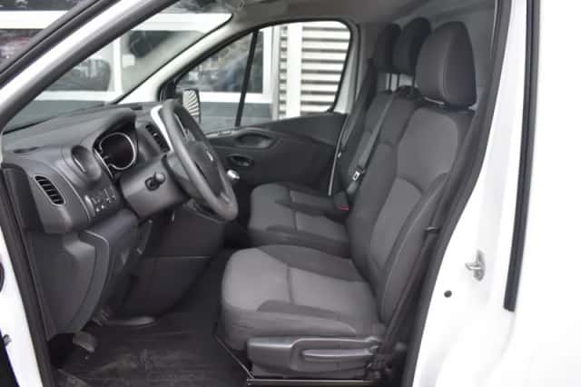 Renault Trafic (2021) thumbnail 3