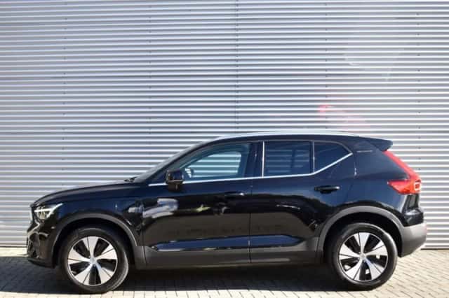 Volvo XC40 (2023) thumbnail 2