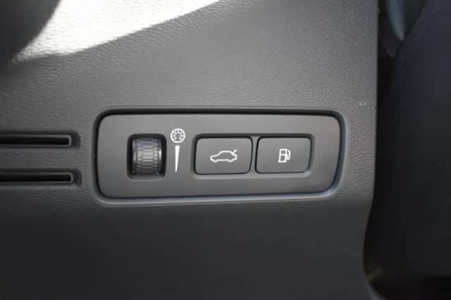 Volvo XC40 (2023) thumbnail 16